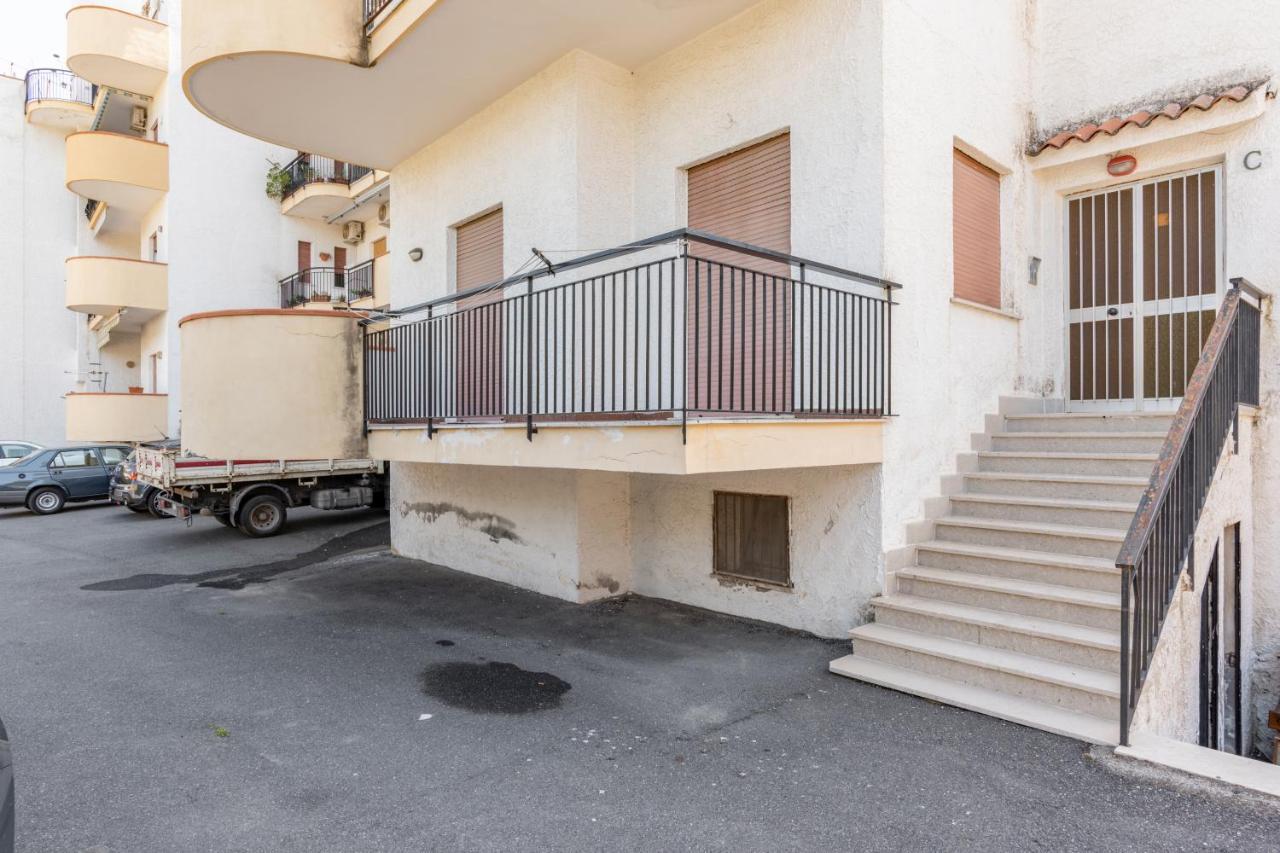 Giardini Naxos Apartment With Terrace Near The Sea Exterior foto